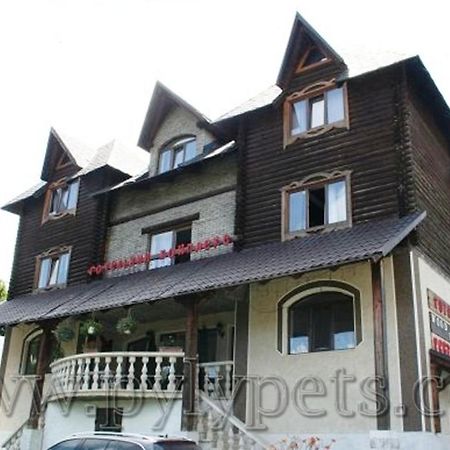 ホテル Wood House Pilipets エクステリア 写真
