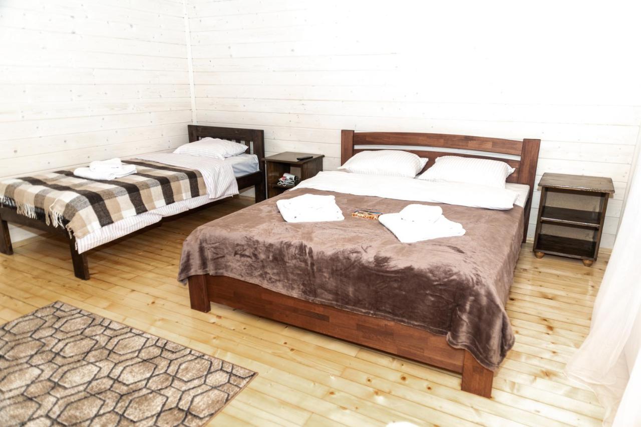 ホテル Wood House Pilipets エクステリア 写真
