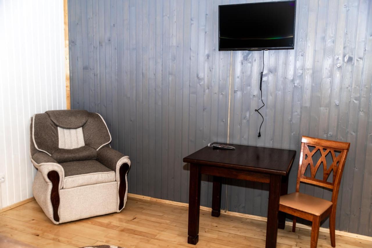 ホテル Wood House Pilipets エクステリア 写真