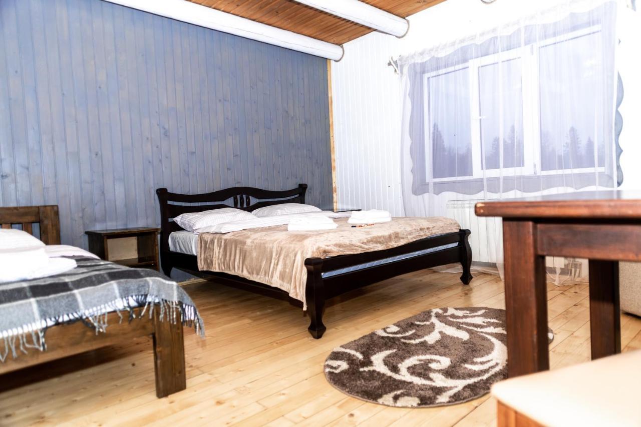 ホテル Wood House Pilipets エクステリア 写真